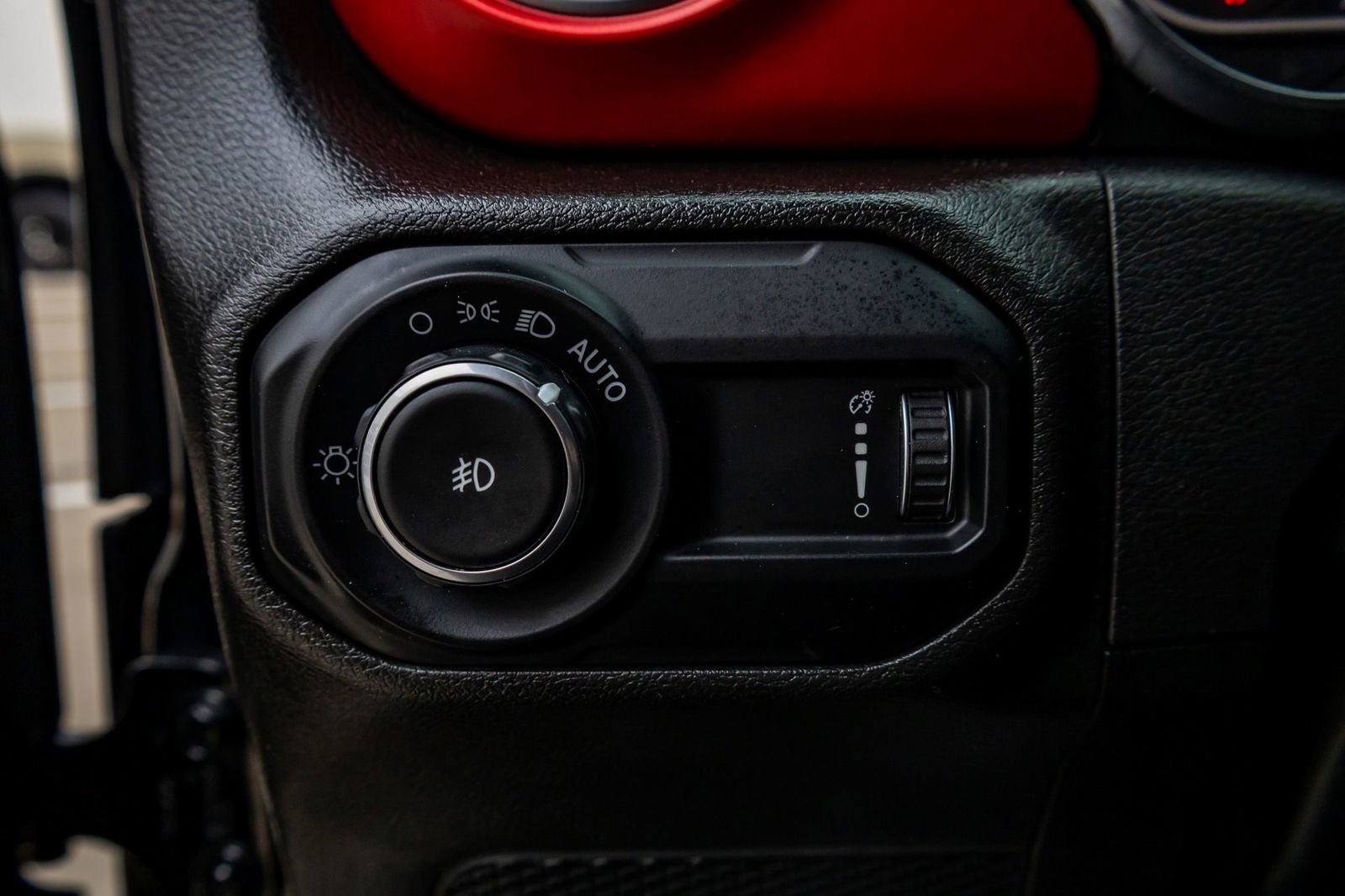 Used 2023 Jeep Wrangler Unlimited Rubicon image 17