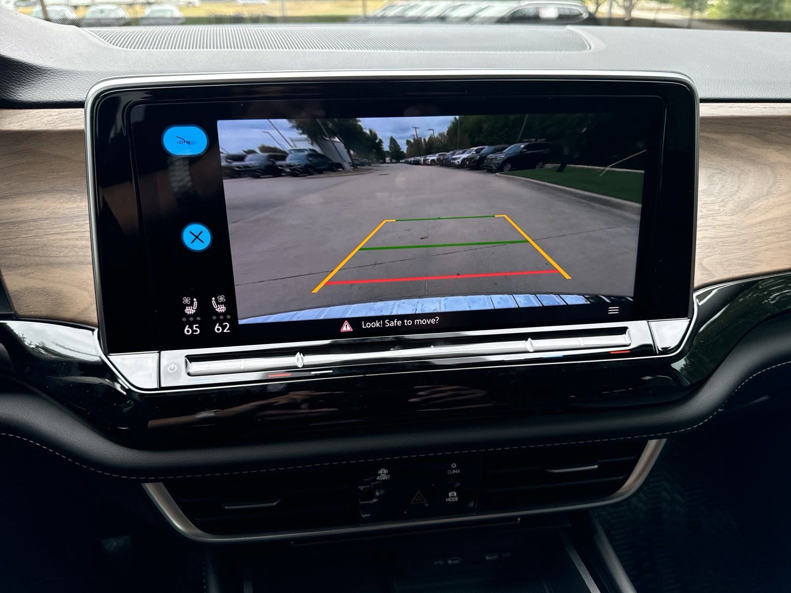 Certified 2026 Volkswagen Atlas SE image 13