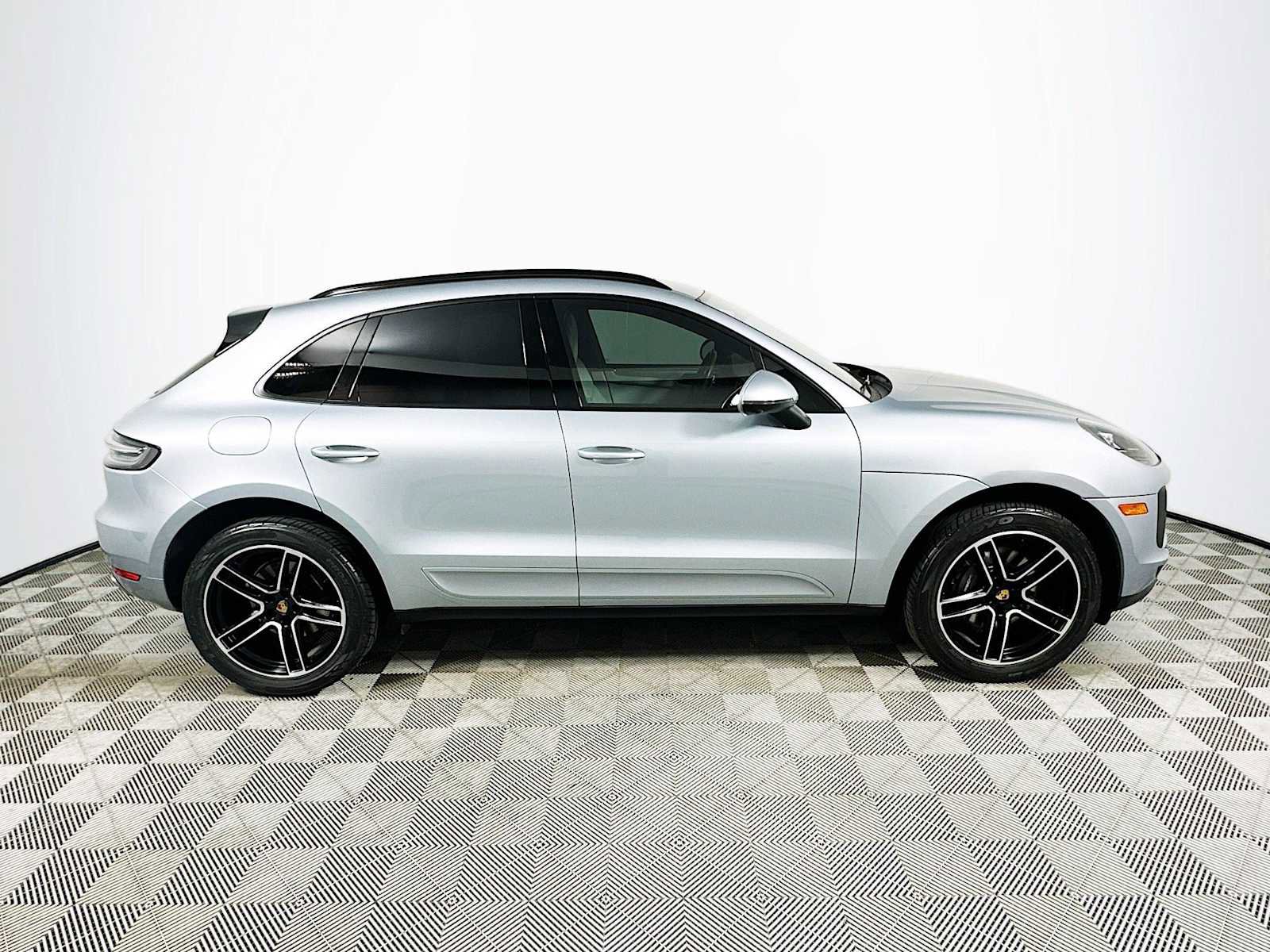 Used 2021 Porsche Macan AWD/4WD image 8