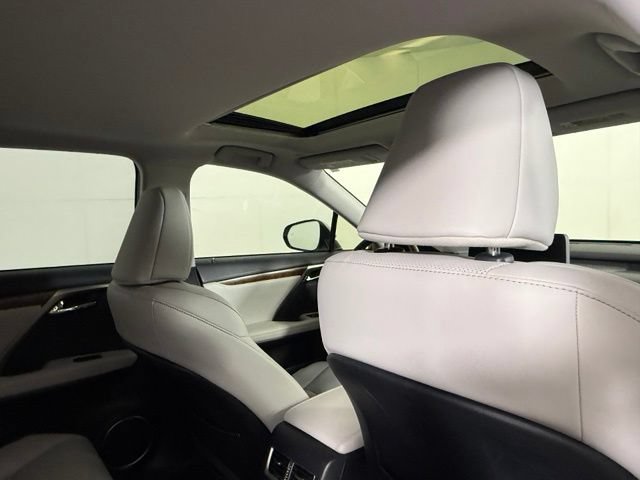 Used 2022 Lexus RX 350L FWD w/ Premium Package image 31