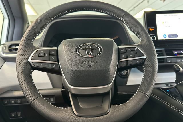 Used 2026 Toyota Sienna XSE AWD/4WD image 27