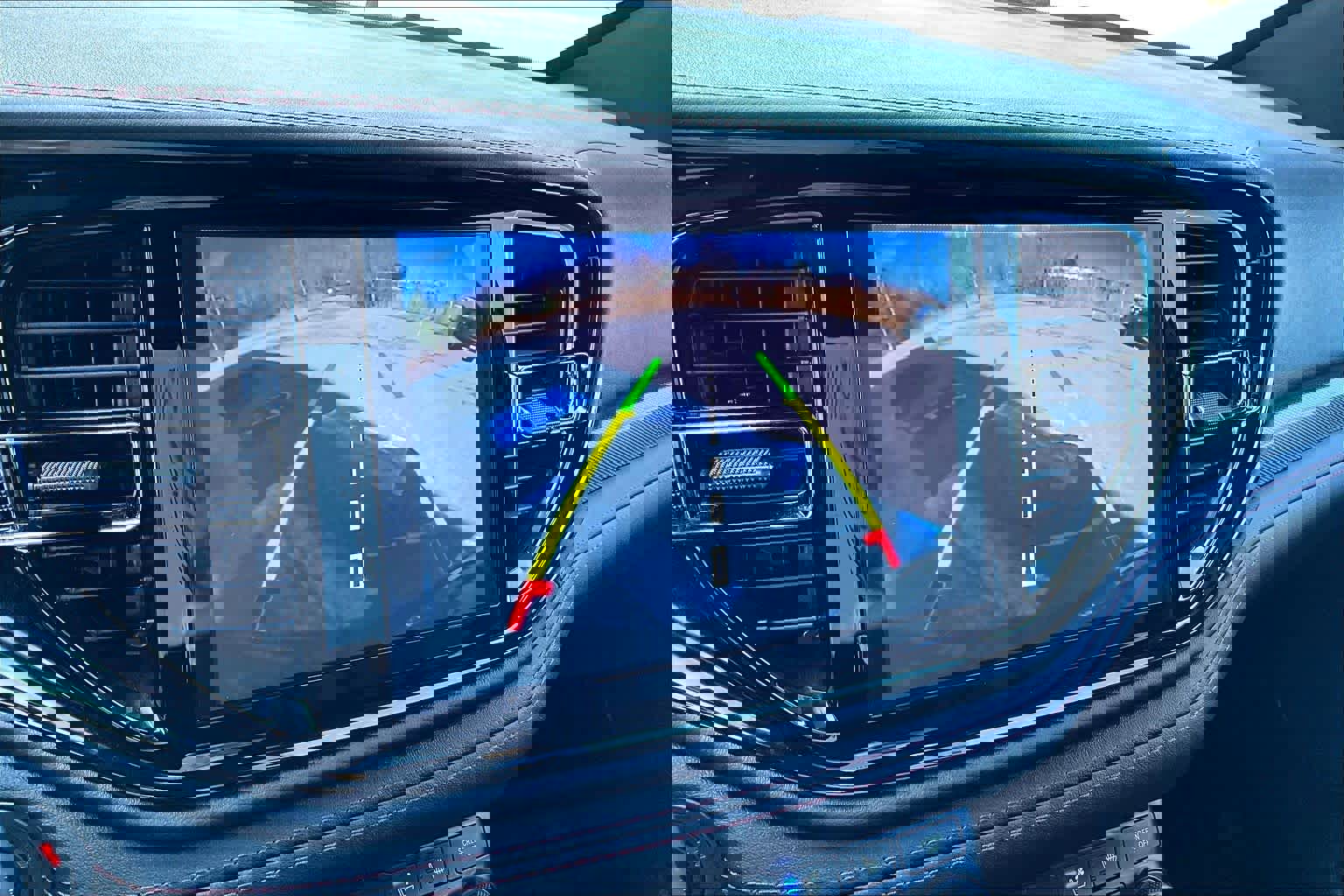 Used 2025 Dodge Durango GT image 29