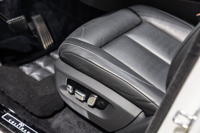 Used 2022 Rolls-Royce Cullinan Black Badge AWD/4WD image 38