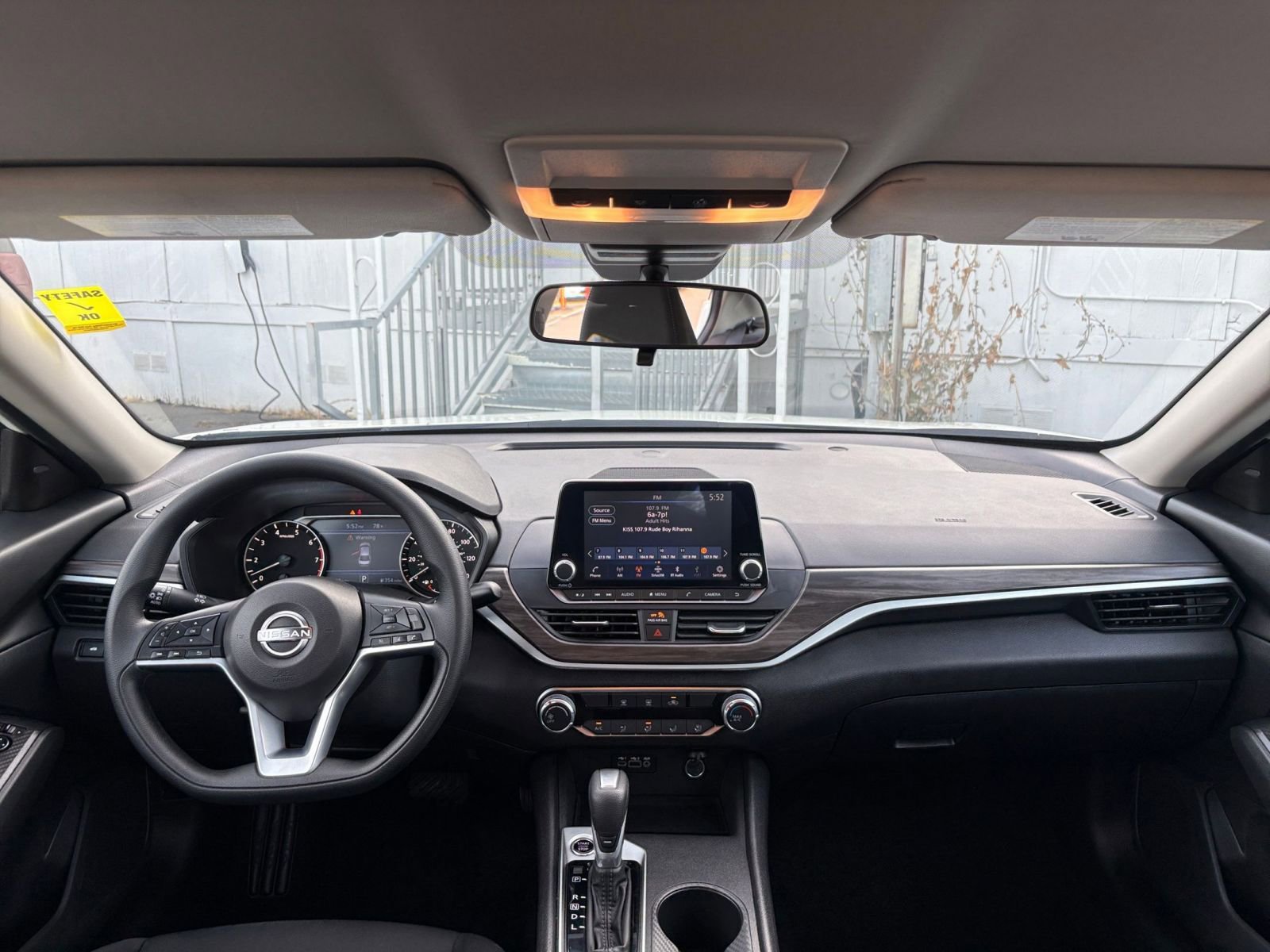 Used 2025 Nissan Altima 2.5 SV image 34