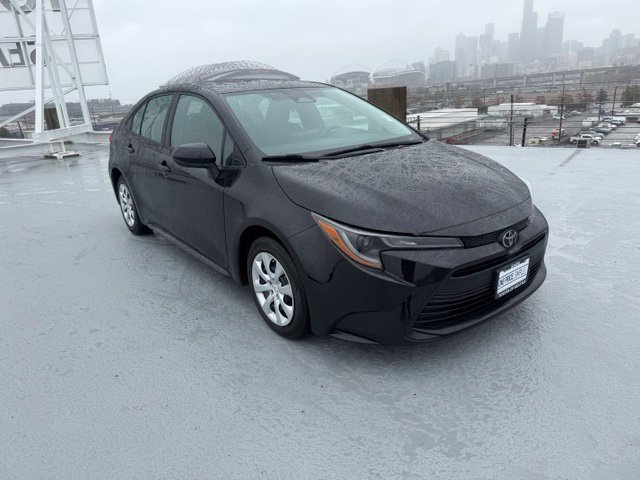 Used 2024 Toyota Corolla LE FWD image 1