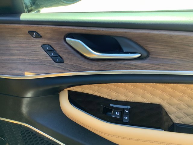 Used 2022 Jeep Grand Cherokee L Summit w/ Advanced Protech Group IV image 43