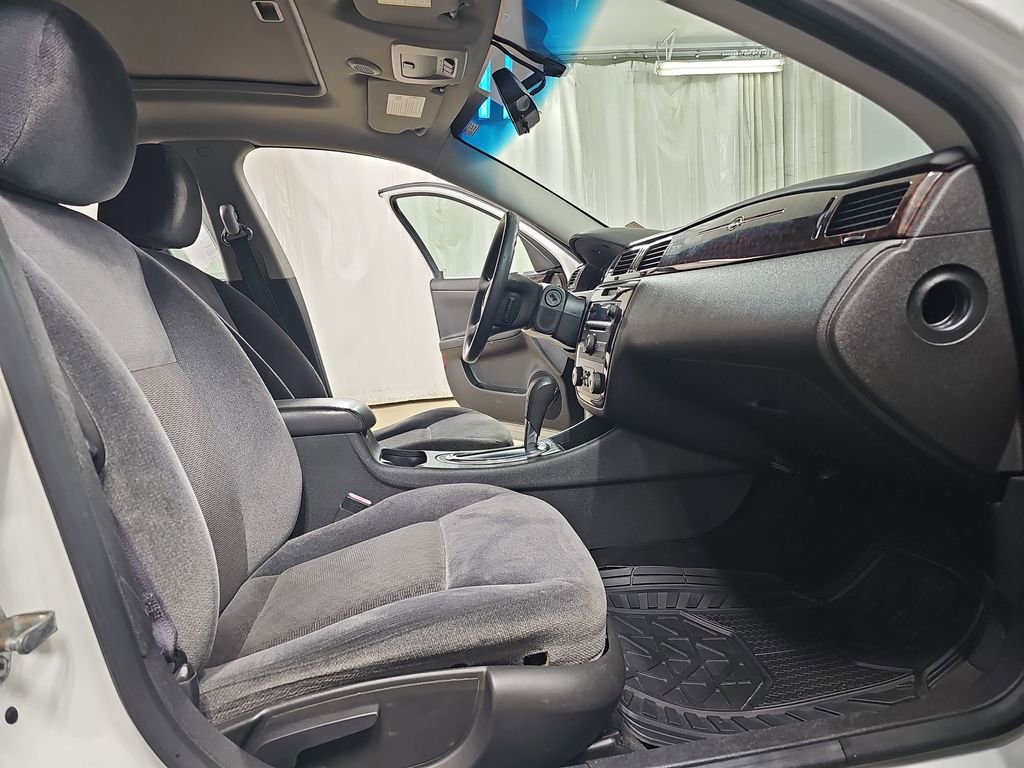 Used 2015 Chevrolet Impala LT w/ LT Sunroof Package image 13