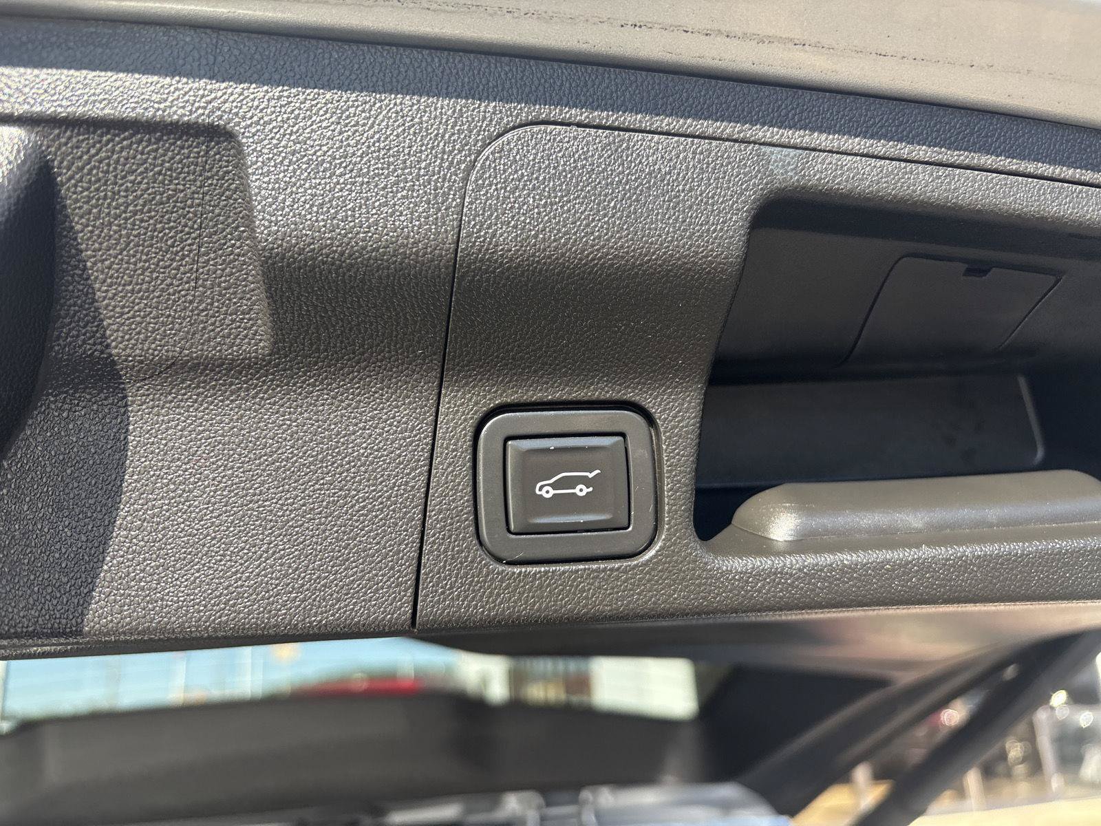 Used 2020 GMC Acadia Denali AWD/4WD image 13