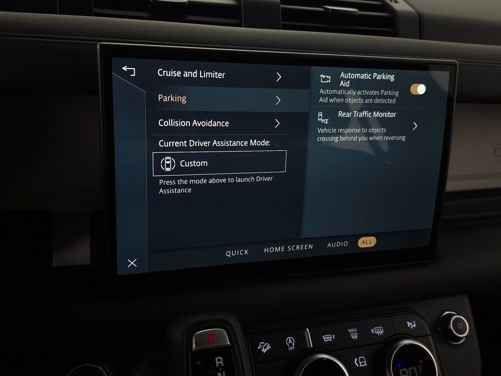 Used 2025 Land Rover Defender 110 S image 26