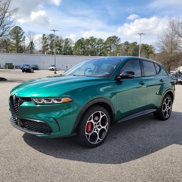 Used 2025 Alfa Romeo Tonale Veloce w/ Premium Package image 2