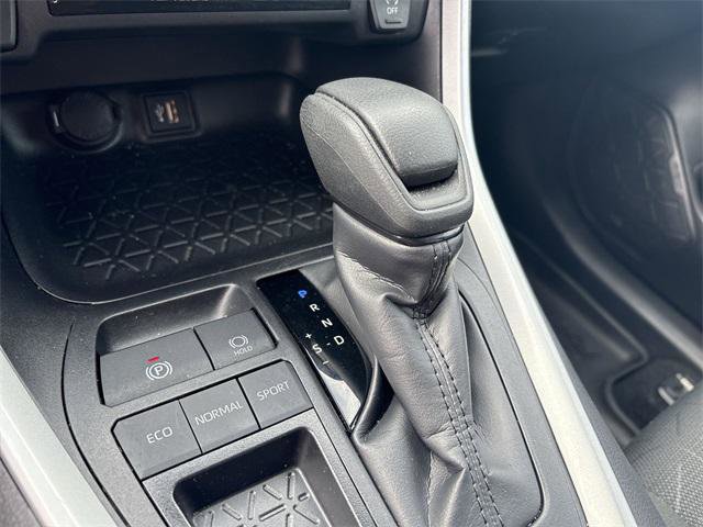 Certified 2025 Toyota RAV4 XLE w/ Convenience Package image 20