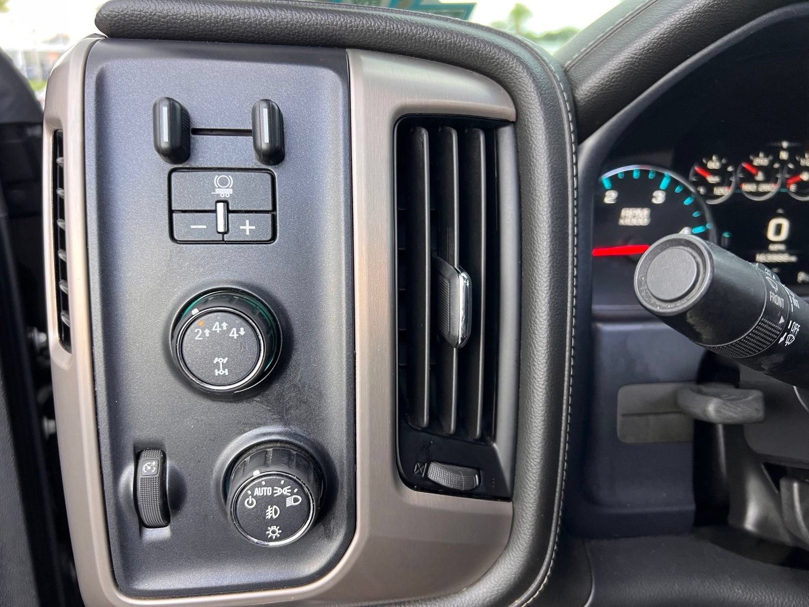 Used 2019 GMC Sierra 3500 Denali w/ Duramax Plus Package AWD/4WD image 37
