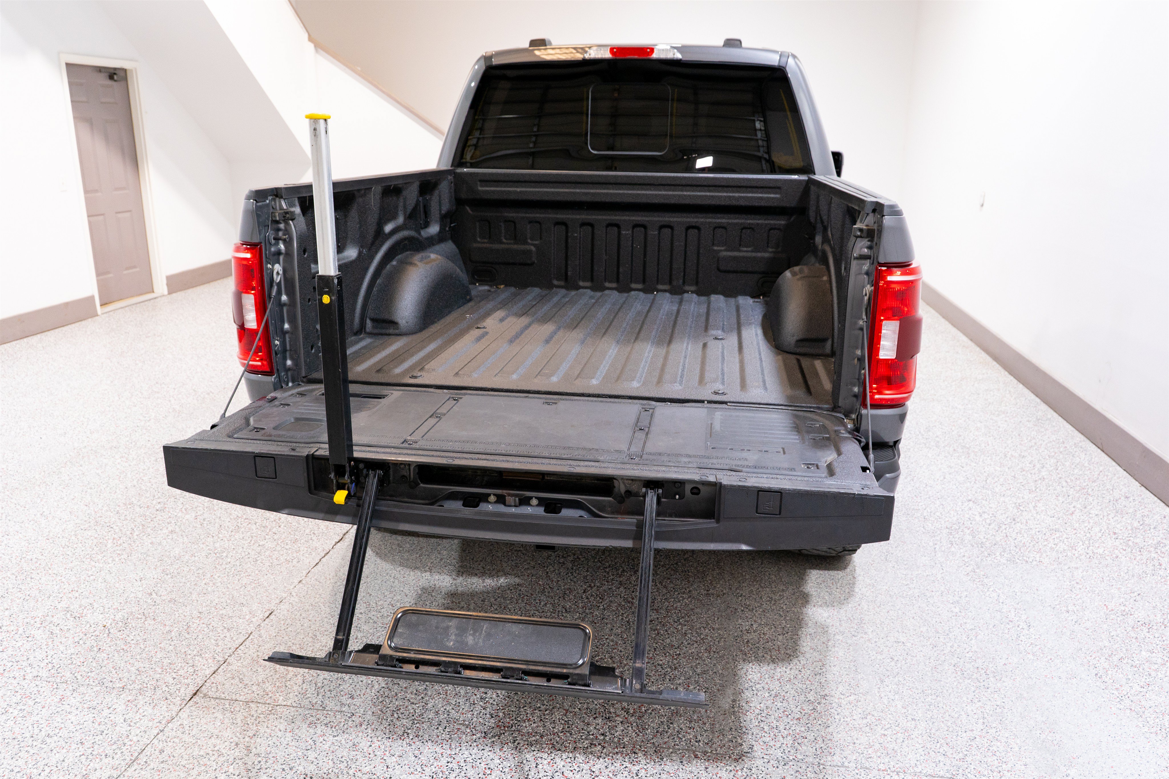 Used 2022 Ford F150 XLT w/ Equipment Group 302A High AWD/4WD image 11
