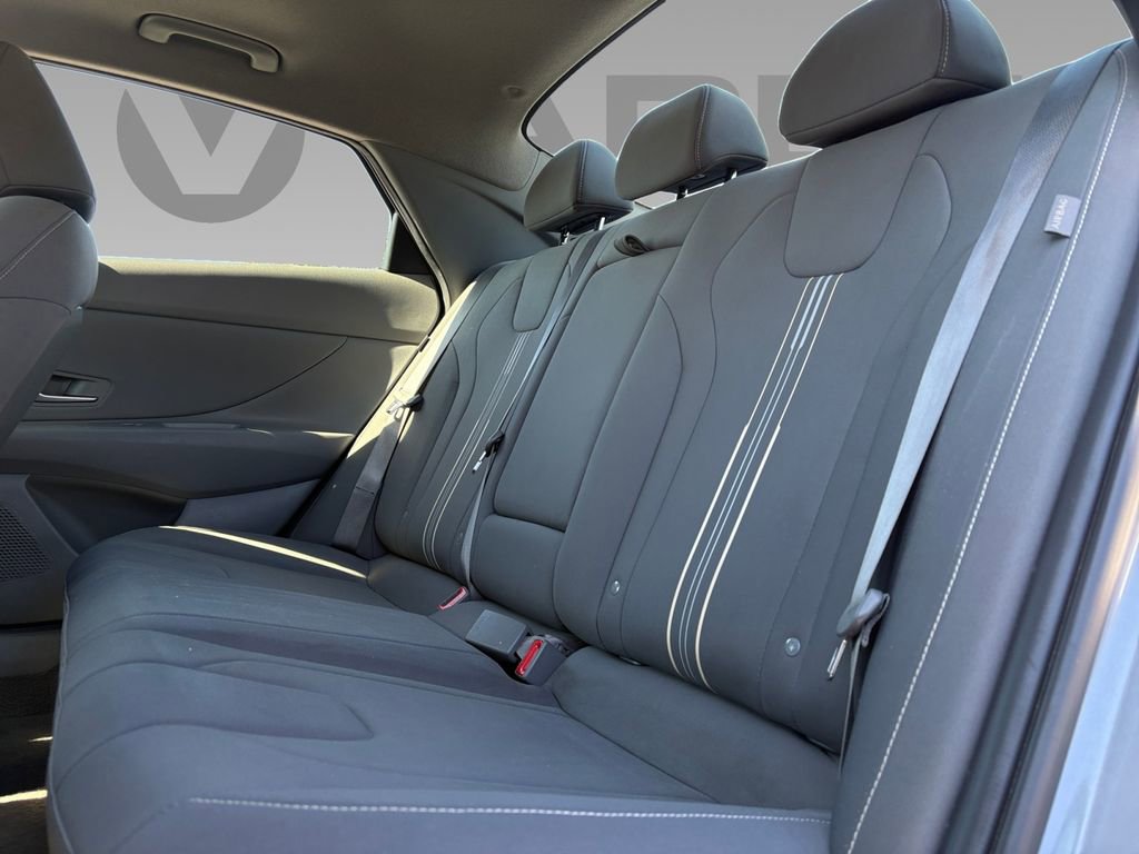 Used 2025 Hyundai Elantra SEL image 5