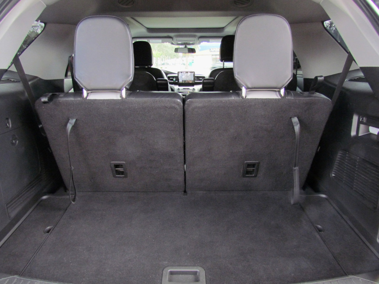 Used 2021 Ford Explorer XLT w/ Equipment Group 202A image 23