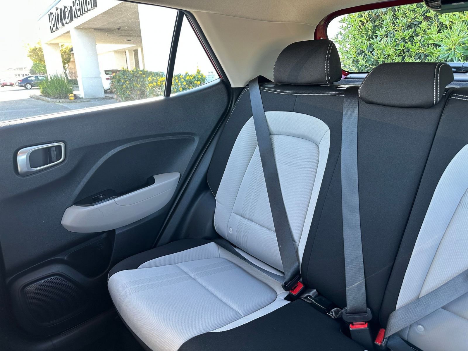 Used 2025 Hyundai Venue SEL FWD image 41