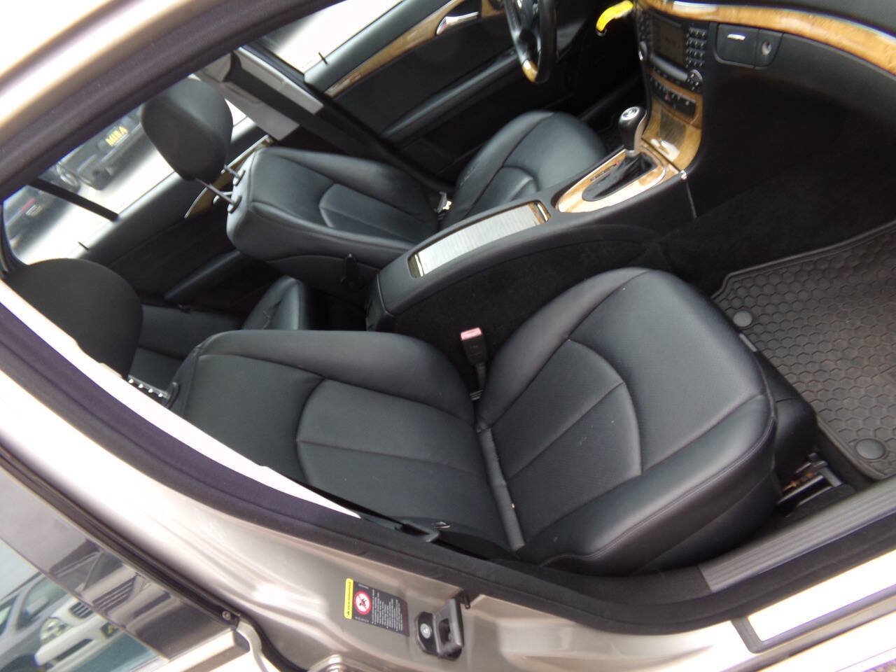 Used 2008 Mercedes-Benz E 350 4MATIC Sedan image 26