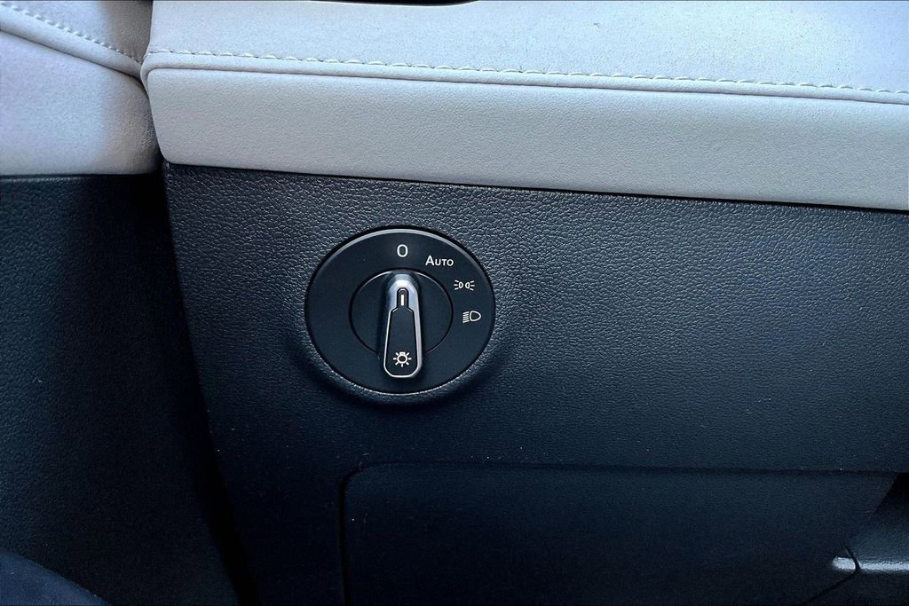 New 2026 Volkswagen Taos SE image 15