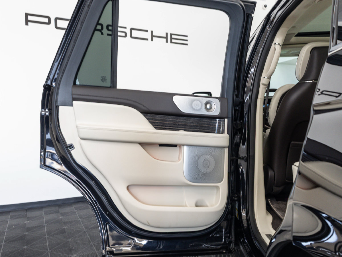 Used 2024 Lincoln Navigator Black Label AWD/4WD image 28