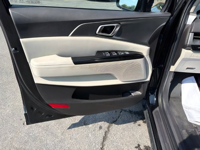 Certified 2024 Kia Carnival LX FWD image 20