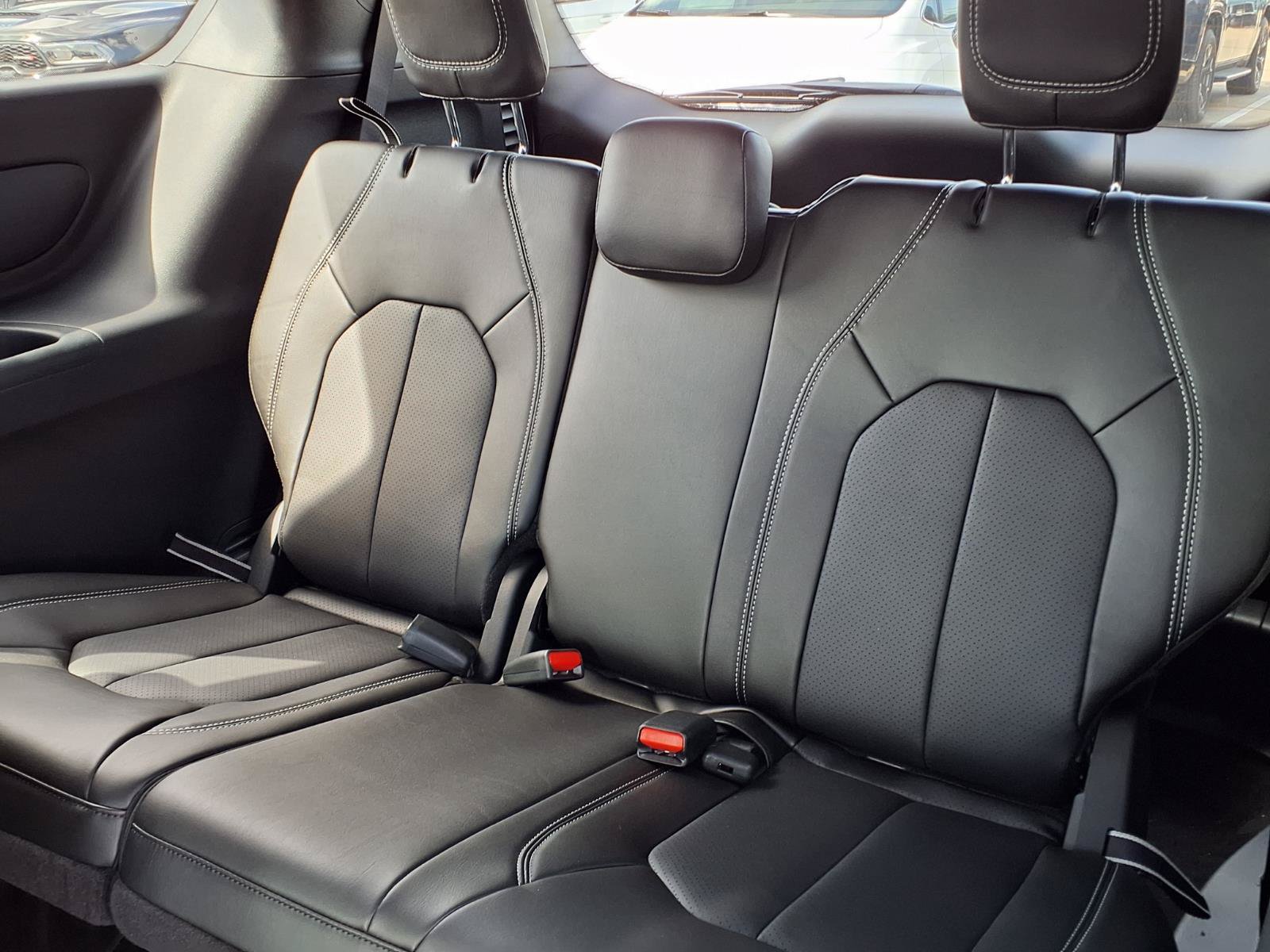 New 2027 Chrysler Pacifica LX FWD image 10
