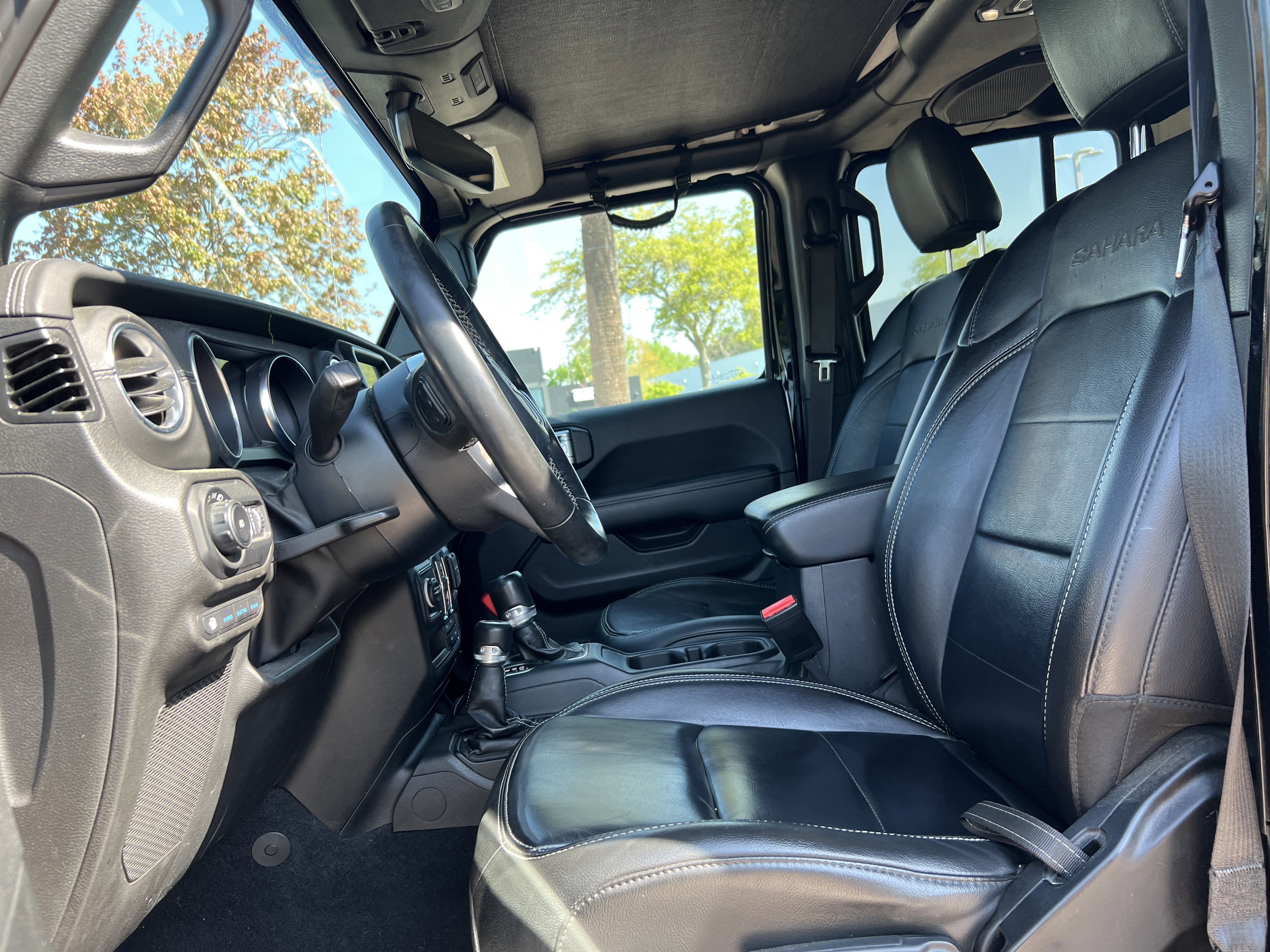 Used 2022 Jeep Wrangler Unlimited Sahara w/ Cold Weather Group image 16