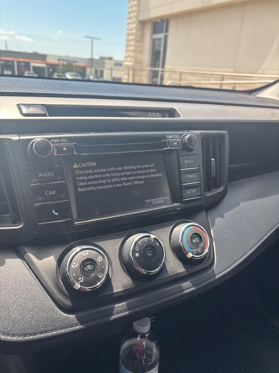 Used 2017 Toyota RAV4 LE FWD image 9