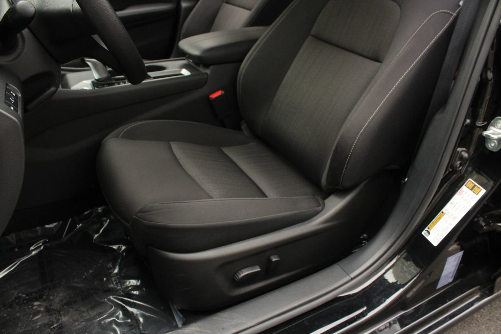 Used 2025 Nissan Altima 2.5 SV FWD image 17