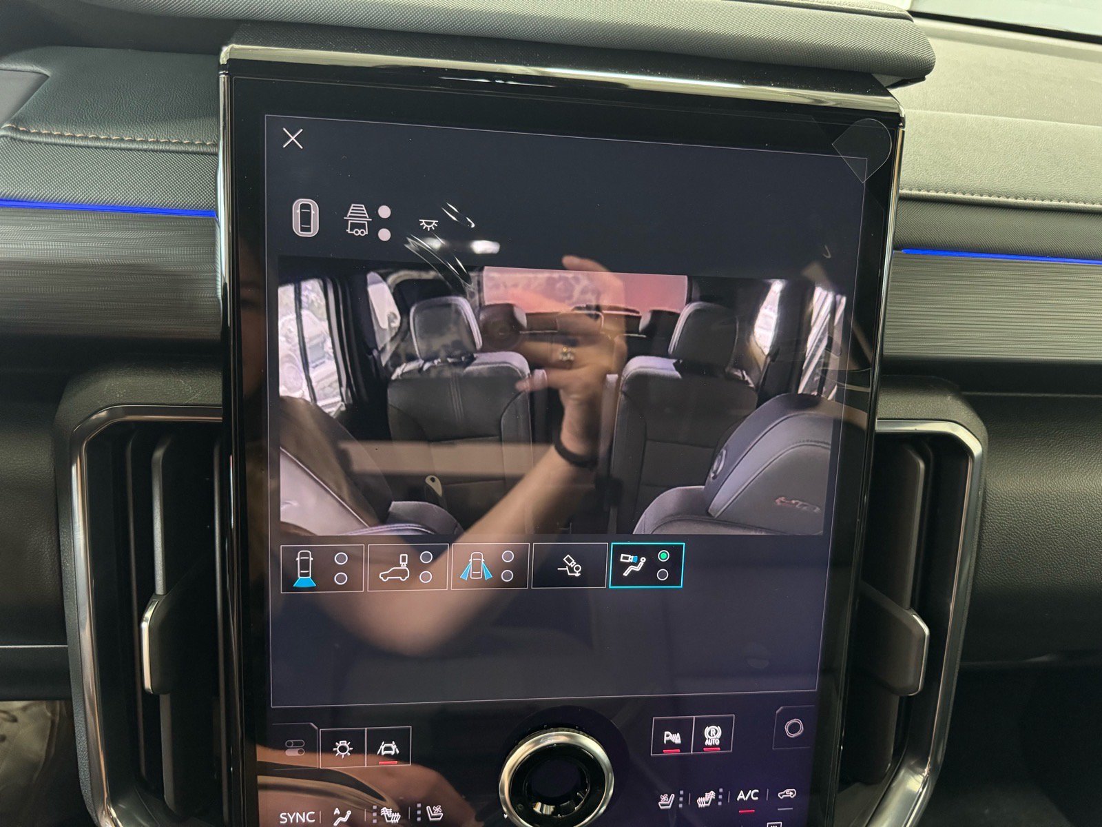 New 2027 GMC Acadia AT4 w/ Luxury Package AWD/4WD image 28