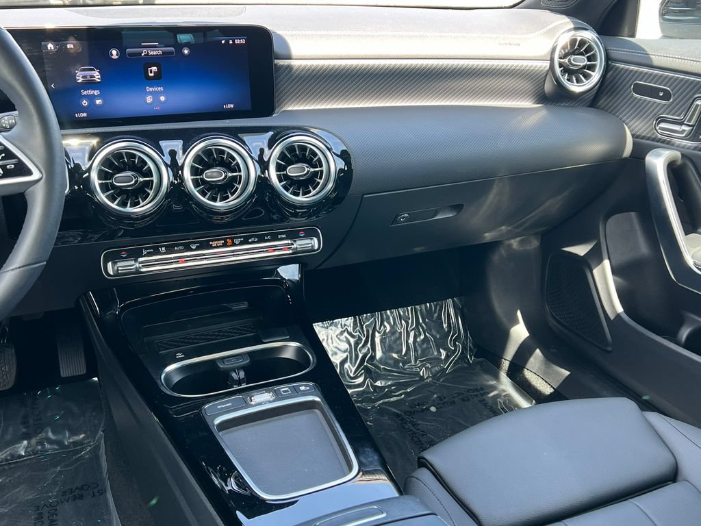 New 2025 Mercedes-Benz CLA 250 4MATIC image 34