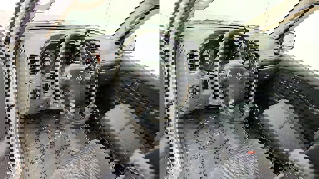 Used 2004 Nissan Frontier XE w/ (VTP) Value Truck Pkg image 12