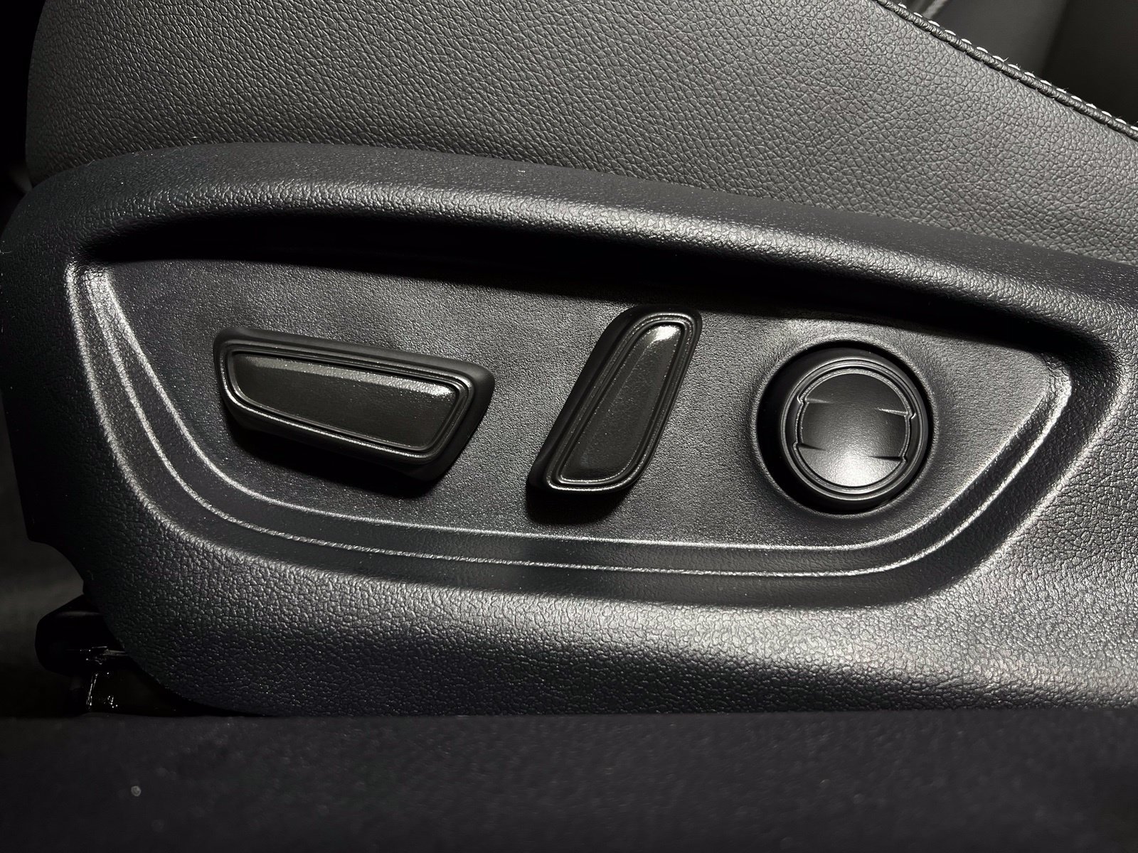 New 2026 Toyota Camry SE FWD image 11