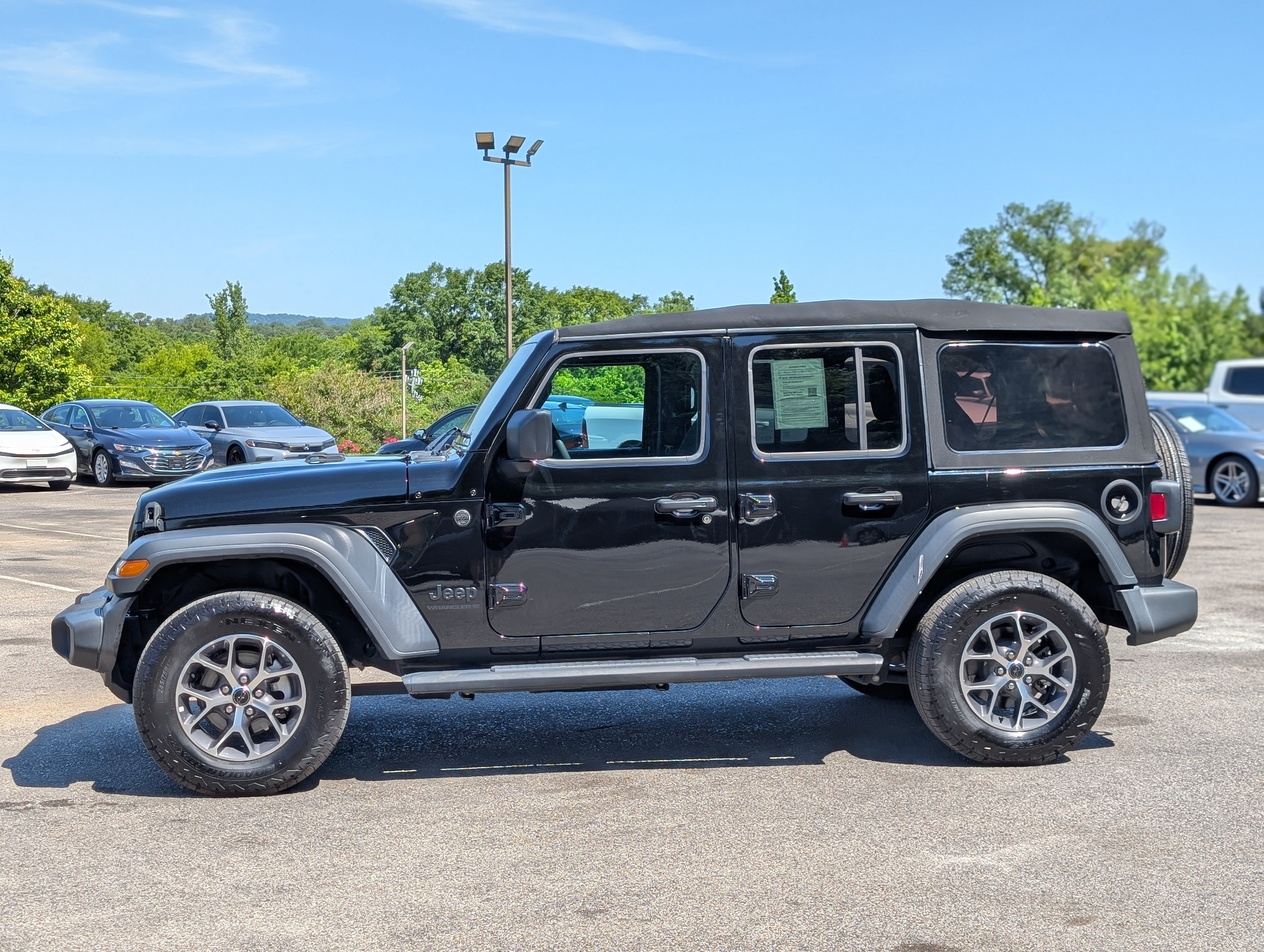 Used 2024 Jeep Wrangler Unlimited Sport AWD/4WD image 6