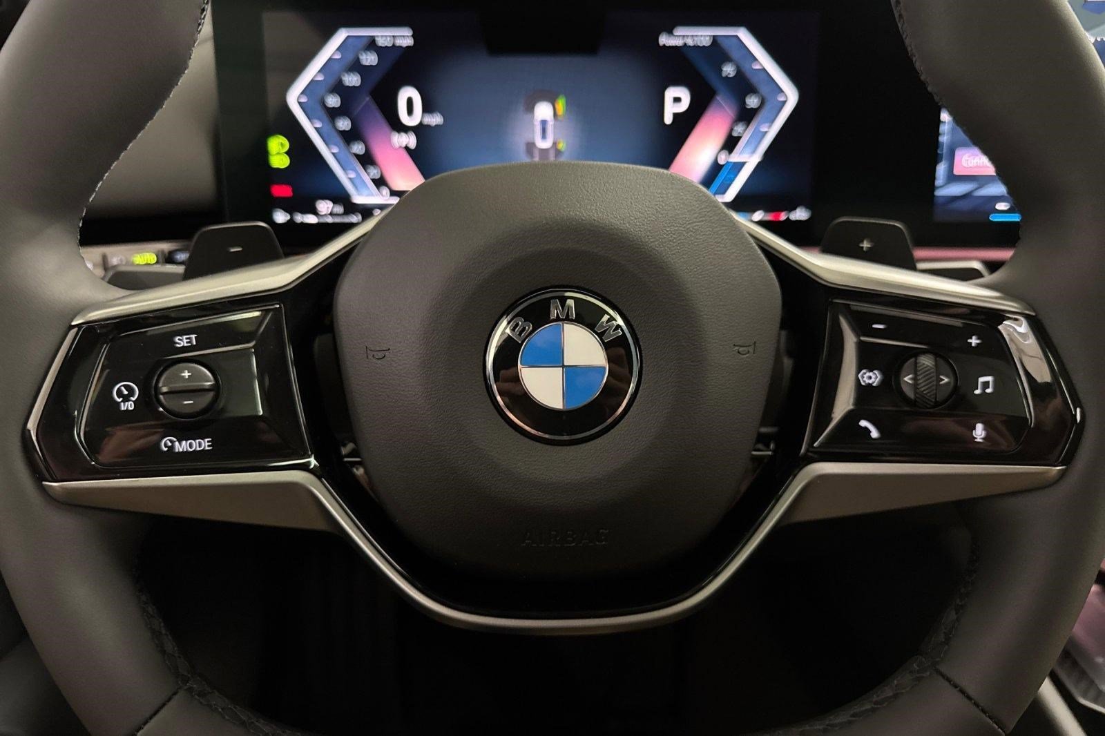 Used 2026 BMW 530i w/ Premium Package RWD image 15