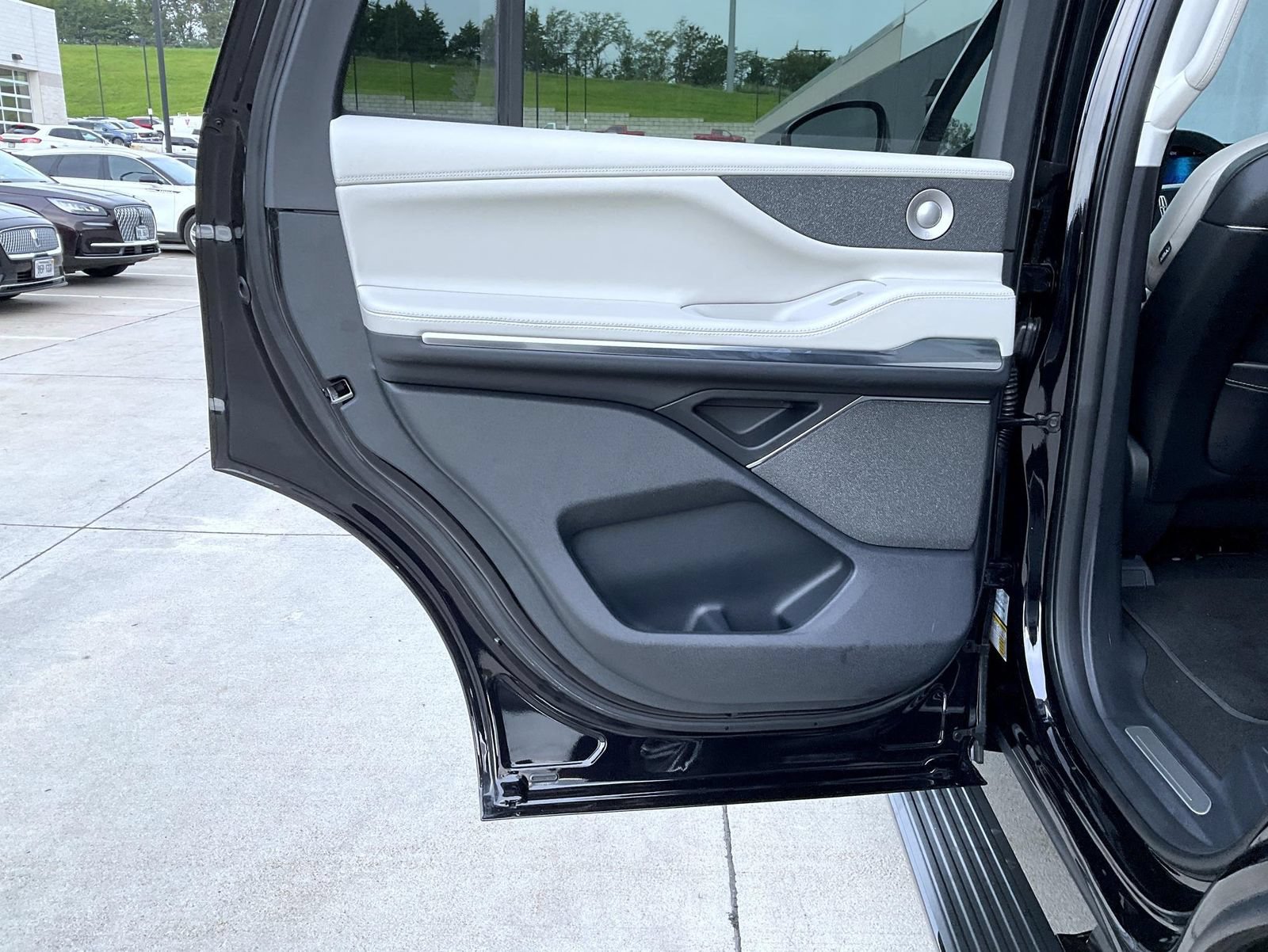Certified 2026 Lincoln Navigator Reserve AWD/4WD image 18