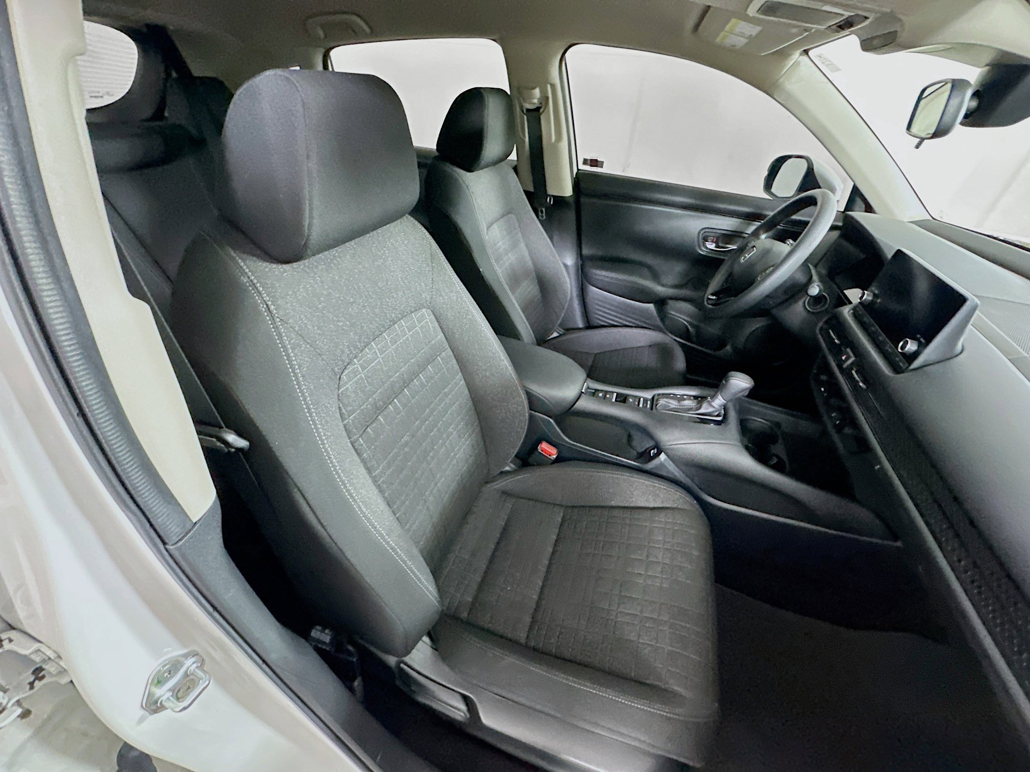 Used 2023 Honda HR-V LX image 29