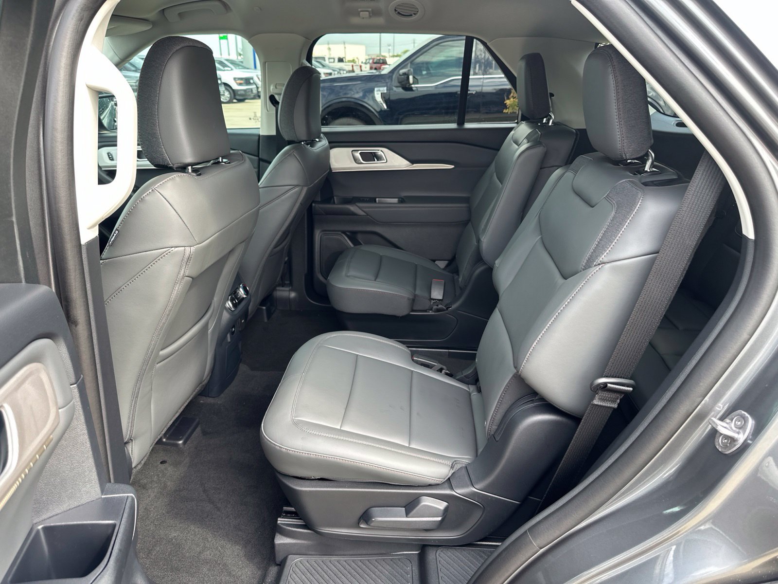 New 2026 Ford Explorer Active w/ Active Comfort Package RWD image 13