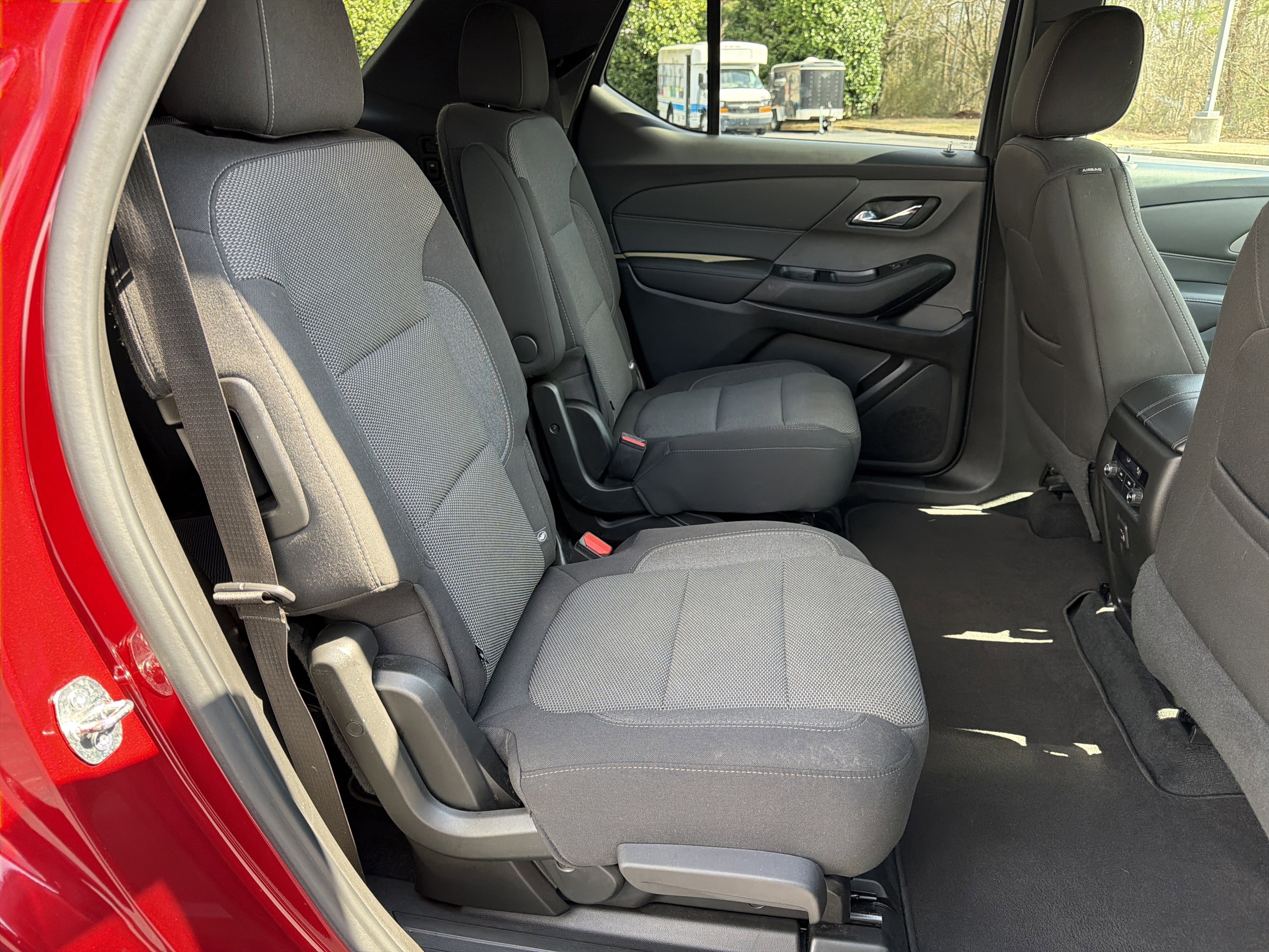 Used 2023 Chevrolet Traverse LT image 14