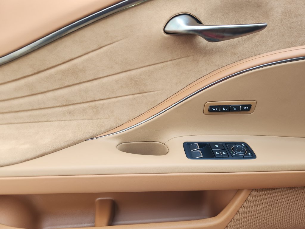 Used 2018 Lexus LC 500 Coupe w/ Touring Package RWD image 23