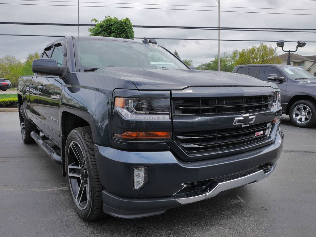 Used 2017 Chevrolet Silverado 1500 LT w/ LPO, Black Pack AWD/4WD image 3