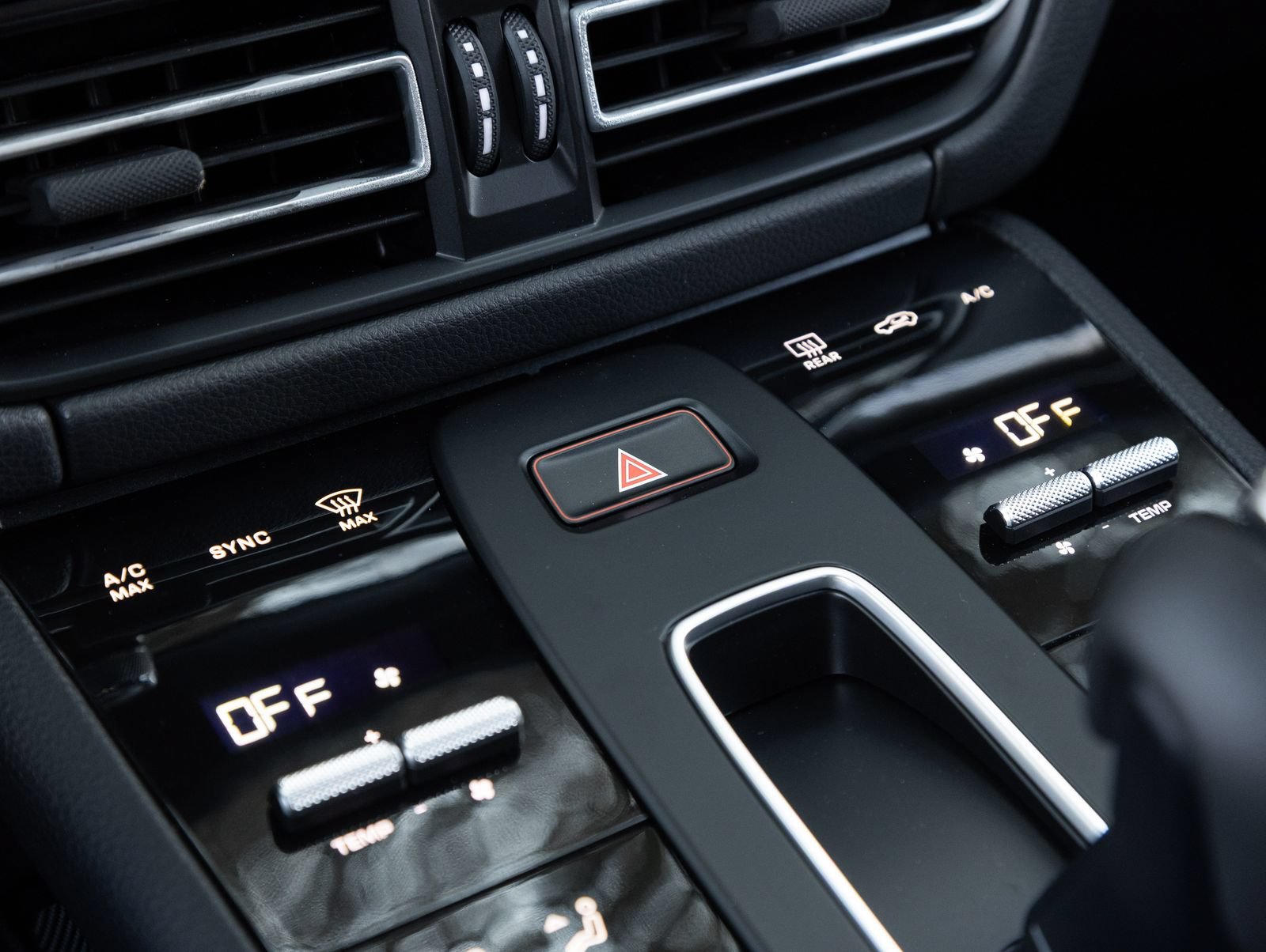 New 2026 Porsche Macan AWD/4WD image 25