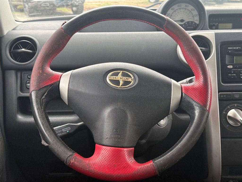 Used 2004 Scion xB image 9