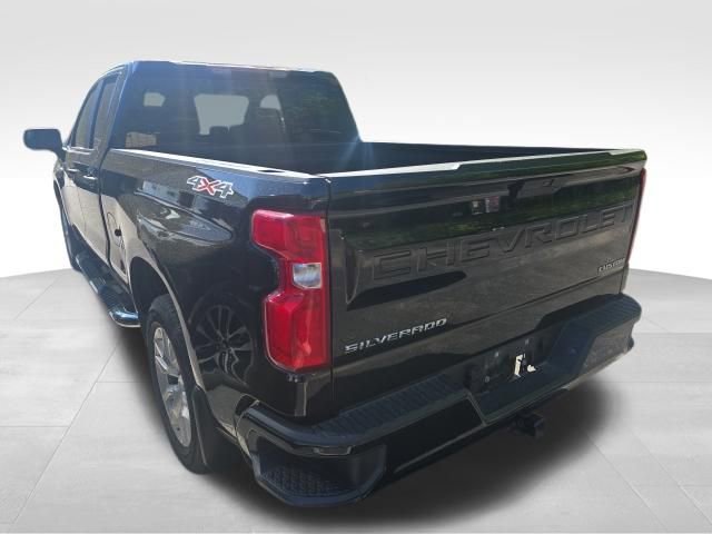 Used 2020 Chevrolet Silverado 1500 Custom w/ Custom Value Package AWD/4WD image 3