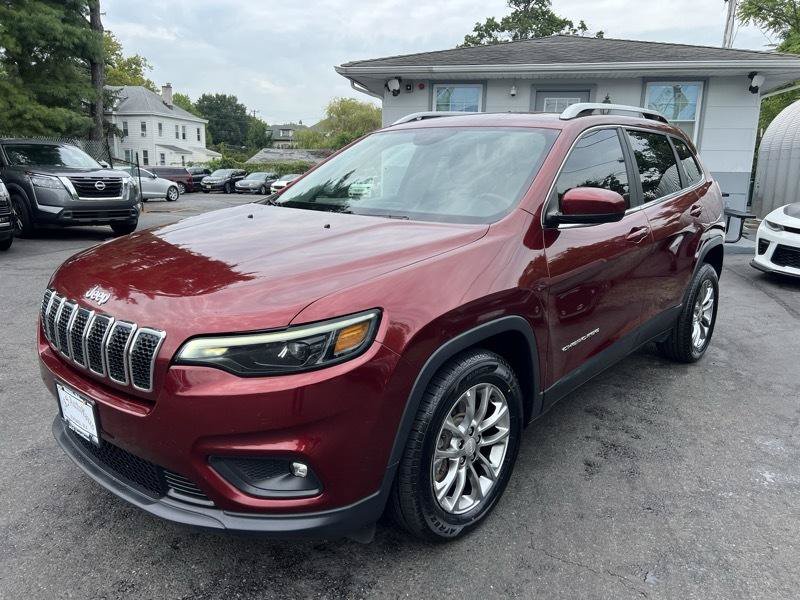 Used 2019 Jeep Cherokee Latitude Plus FWD image 3