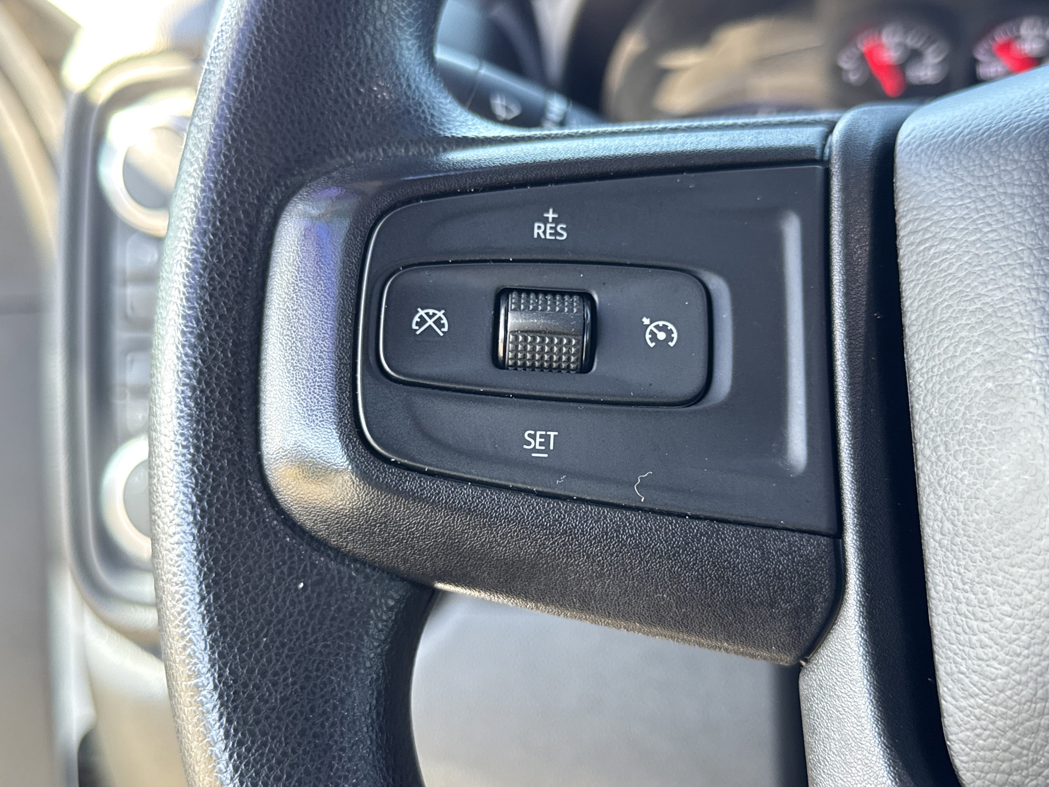 Used 2021 GMC Sierra 2500 4x4 Crew Cab w/ Convenience Package image 18