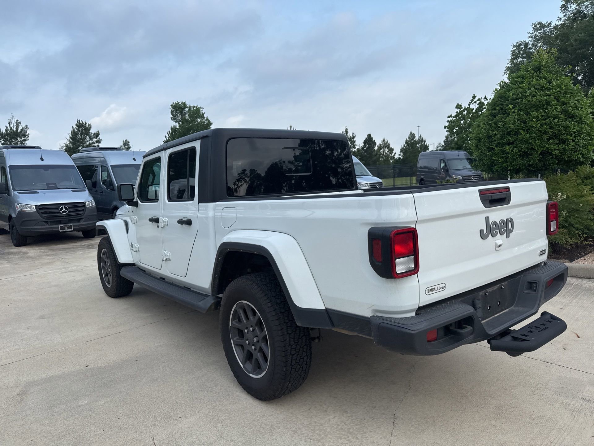 Used 2022 Jeep Gladiator Overland w/ Popular Equipment Package AWD/4WD image 6