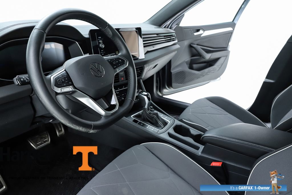 Used 2025 Volkswagen Jetta Sport image 55