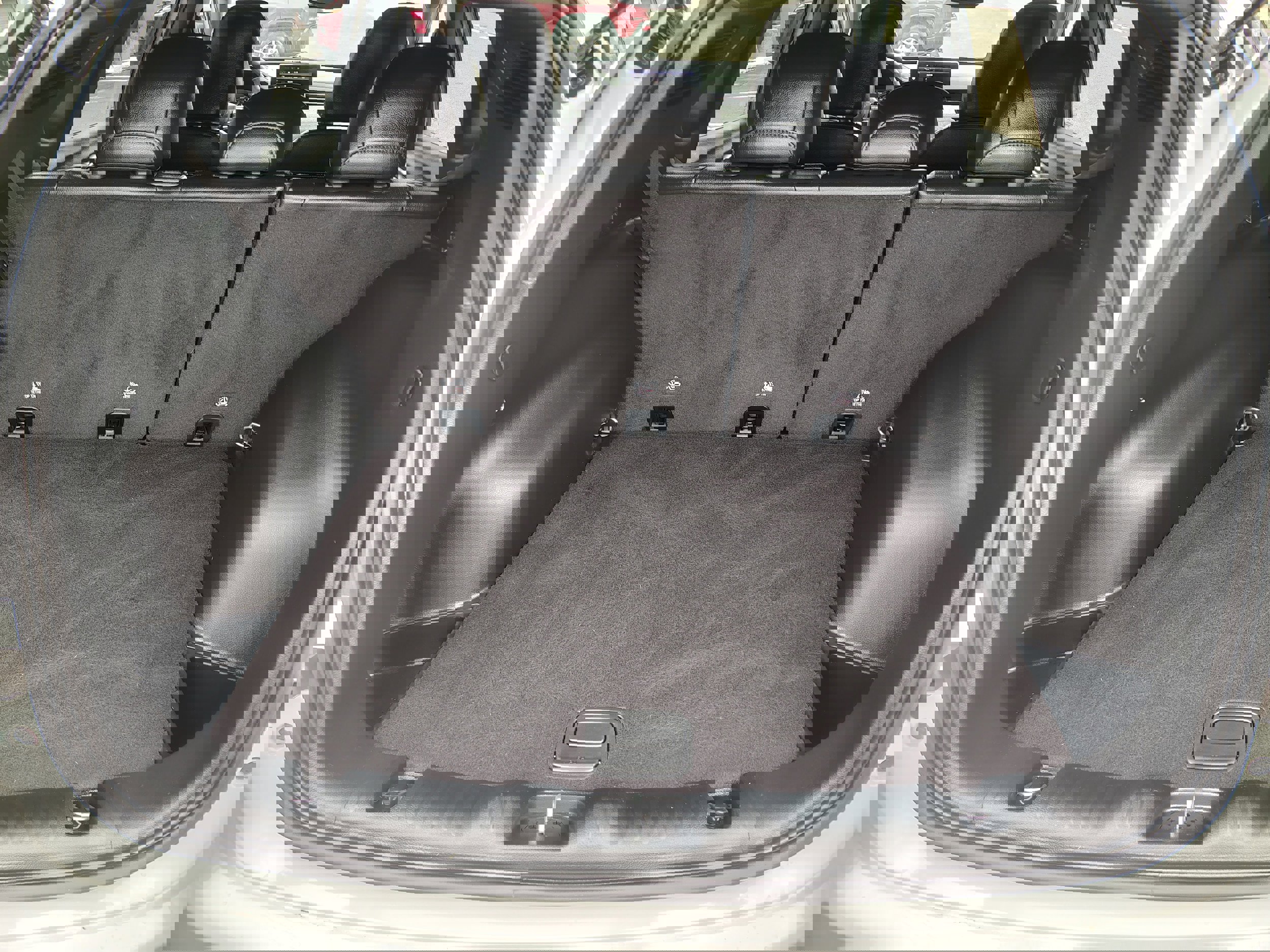 Used 2024 Jeep Compass Latitude image 10