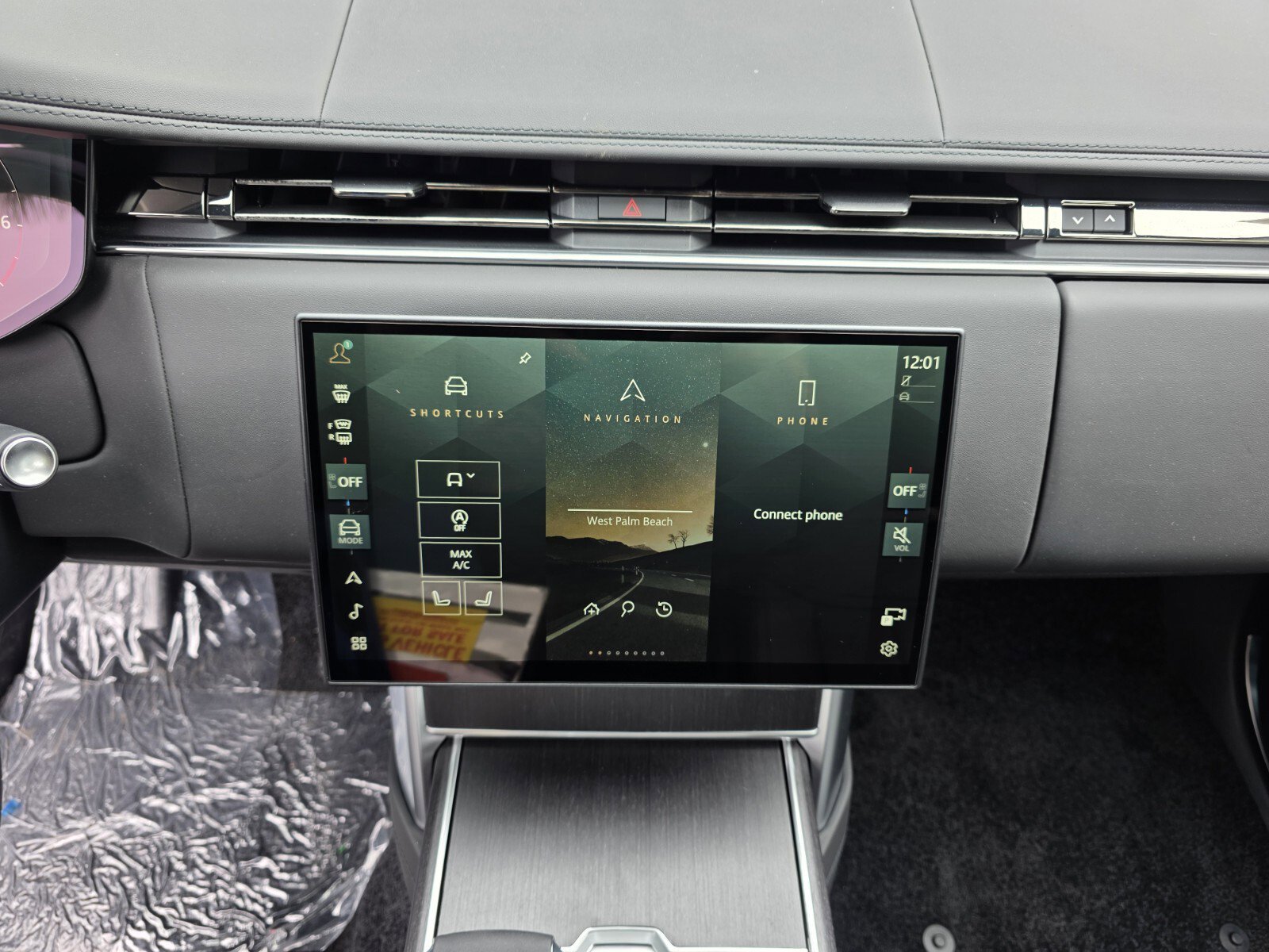 New 2026 Land Rover Range Rover SE image 14