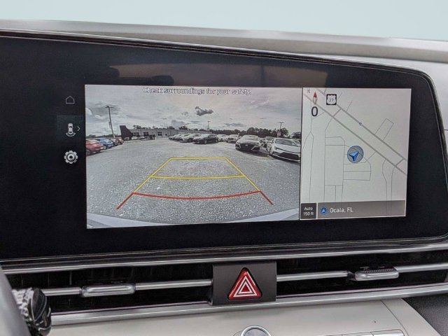 Used 2025 Hyundai Elantra Limited FWD image 21